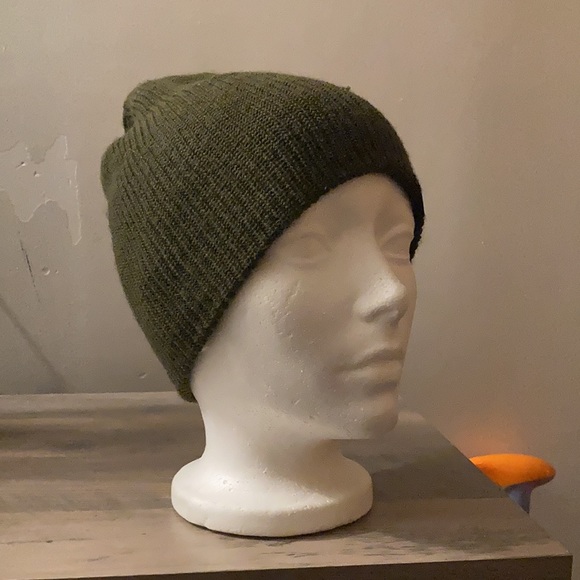 Green beanie - Picture 4 of 5